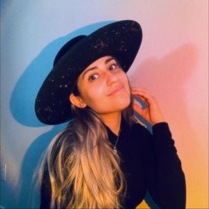 Meet your Posher, Sasha